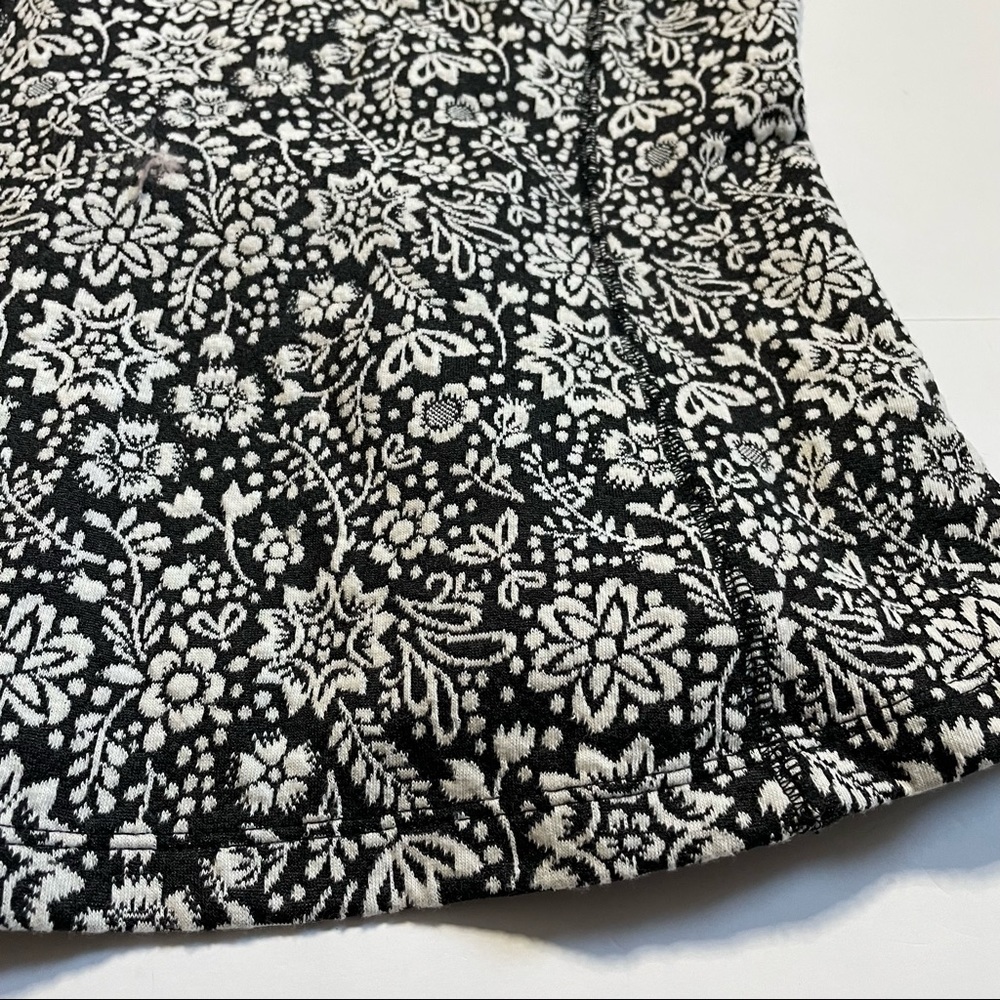 Anthropologie Vanessa Virginia Sleeveless Blouse Lace Back Decoration Accent XS - Picture 3 of 7